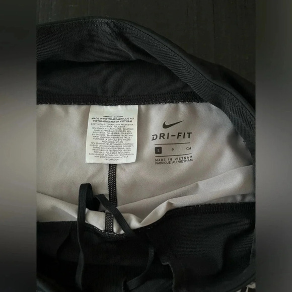 Nike dri fit capris leggings Small - Picture 2 of 5